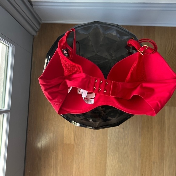 Victoria Secret Push-up Bra - Picture 7 of 12